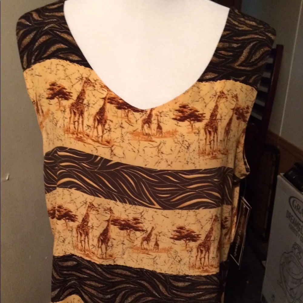 Stein Mart Giraffe print reversible tank top 2 n 1